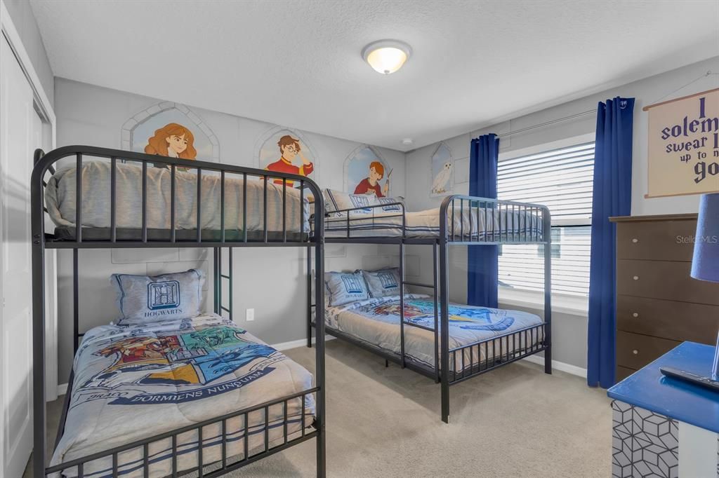 For Sale: $750,000 (9 beds, 6 baths, 4399 Square Feet)