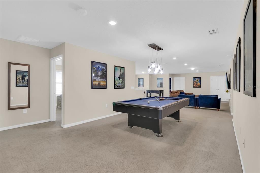 For Sale: $750,000 (9 beds, 6 baths, 4399 Square Feet)