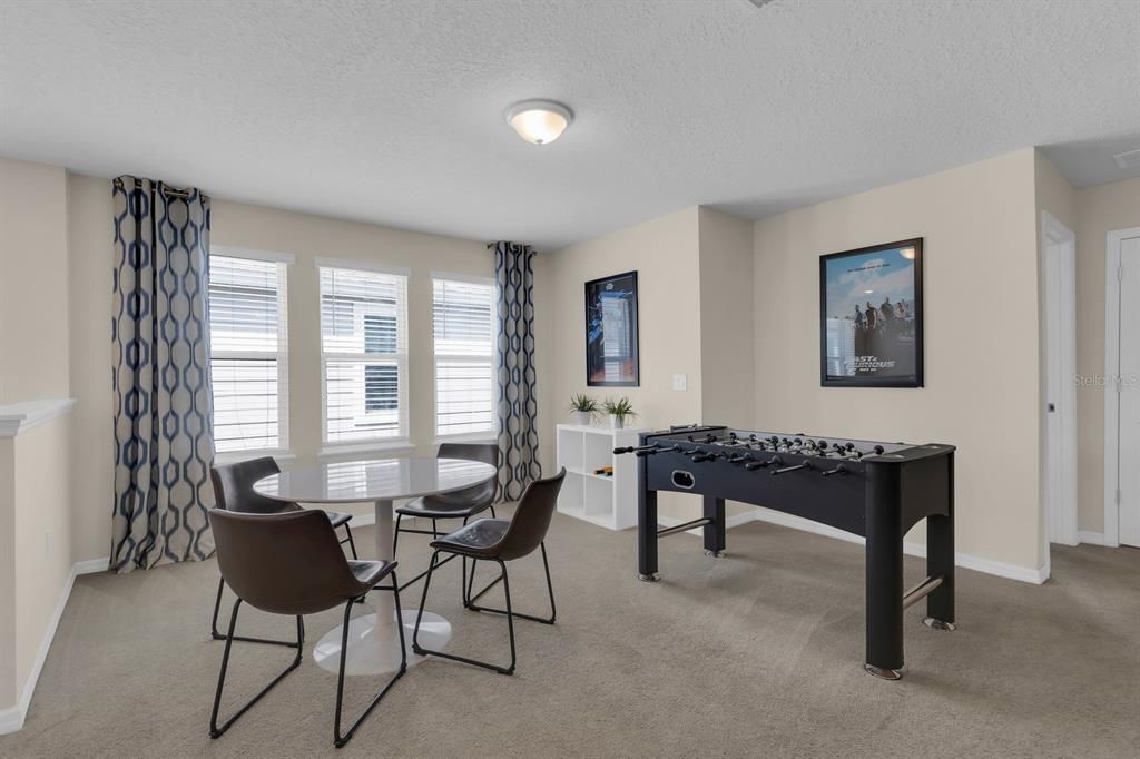 For Sale: $750,000 (9 beds, 6 baths, 4399 Square Feet)