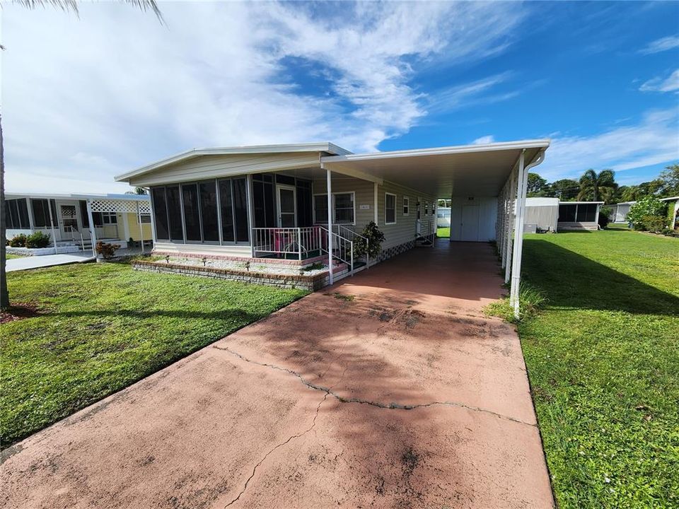 For Sale: $129,000 (2 beds, 2 baths, 960 Square Feet)