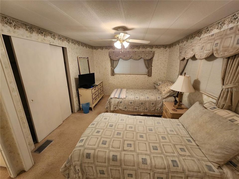 For Sale: $129,000 (2 beds, 2 baths, 960 Square Feet)
