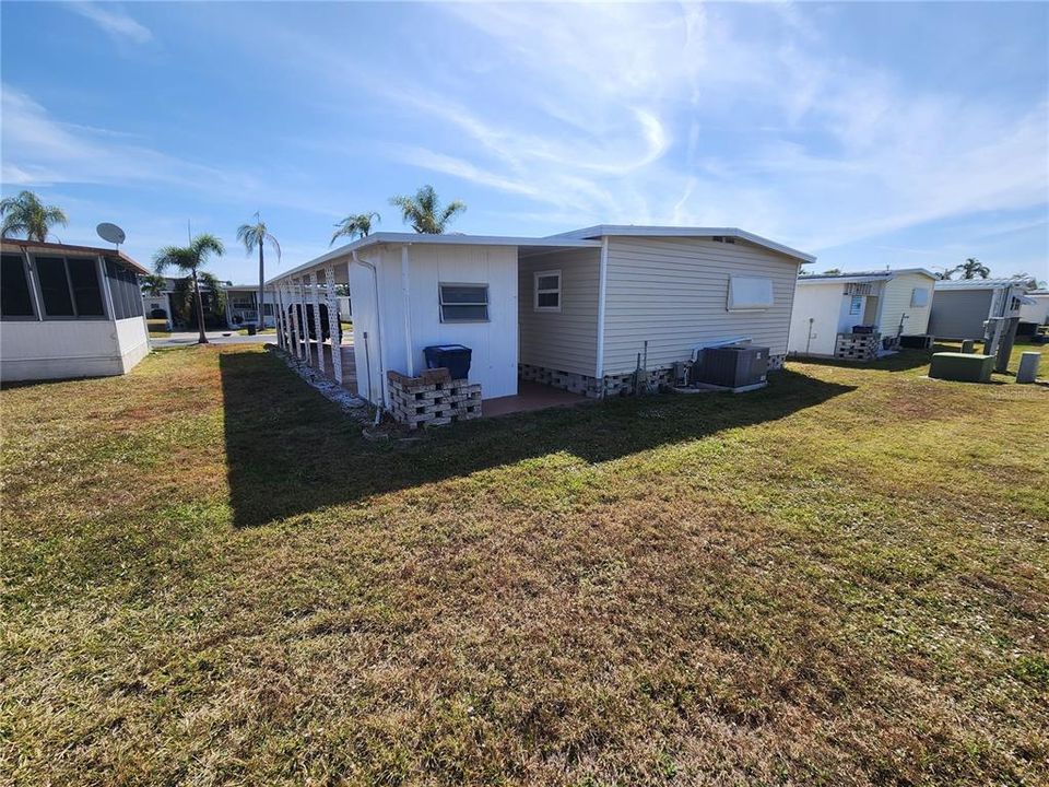 For Sale: $129,000 (2 beds, 2 baths, 960 Square Feet)