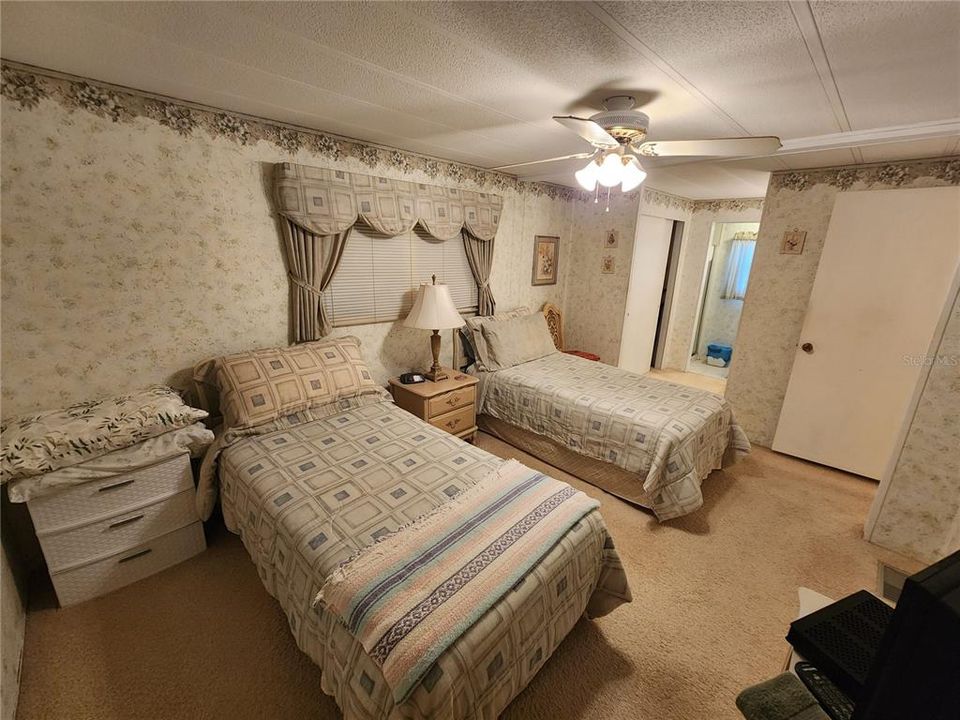 For Sale: $129,000 (2 beds, 2 baths, 960 Square Feet)