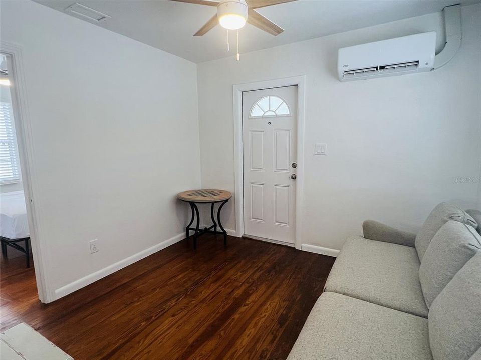 For Rent: $1,500 (1 beds, 1 baths, 399 Square Feet)