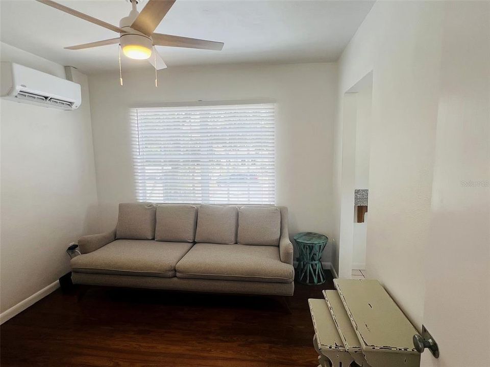 For Rent: $1,500 (1 beds, 1 baths, 399 Square Feet)