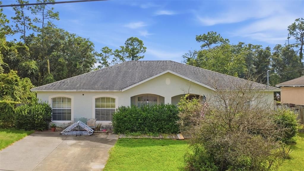 For Sale: $290,000 (3 beds, 2 baths, 1828 Square Feet)