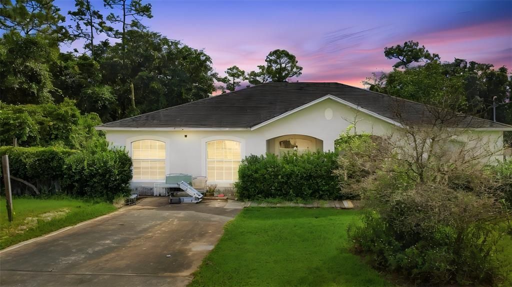 For Sale: $290,000 (3 beds, 2 baths, 1828 Square Feet)