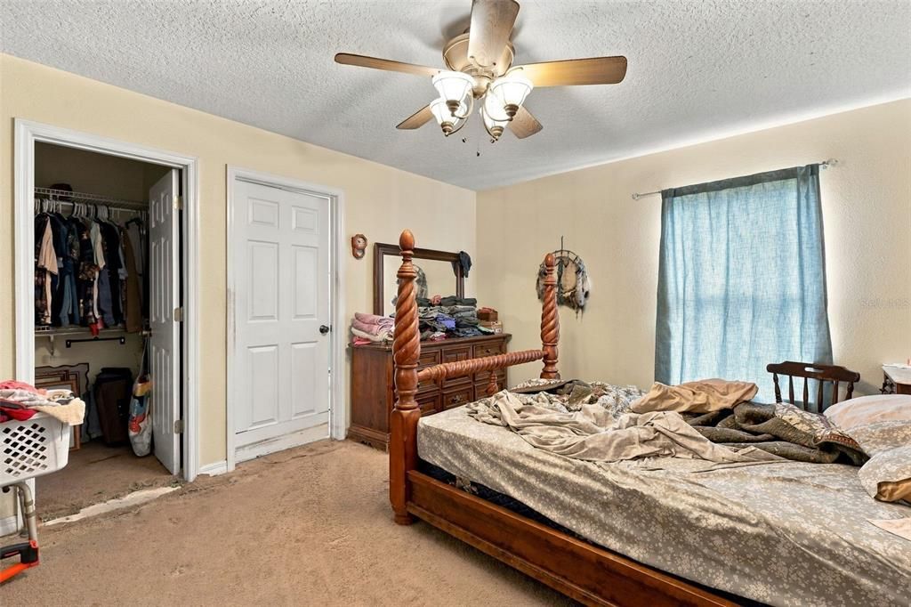 For Sale: $290,000 (3 beds, 2 baths, 1828 Square Feet)