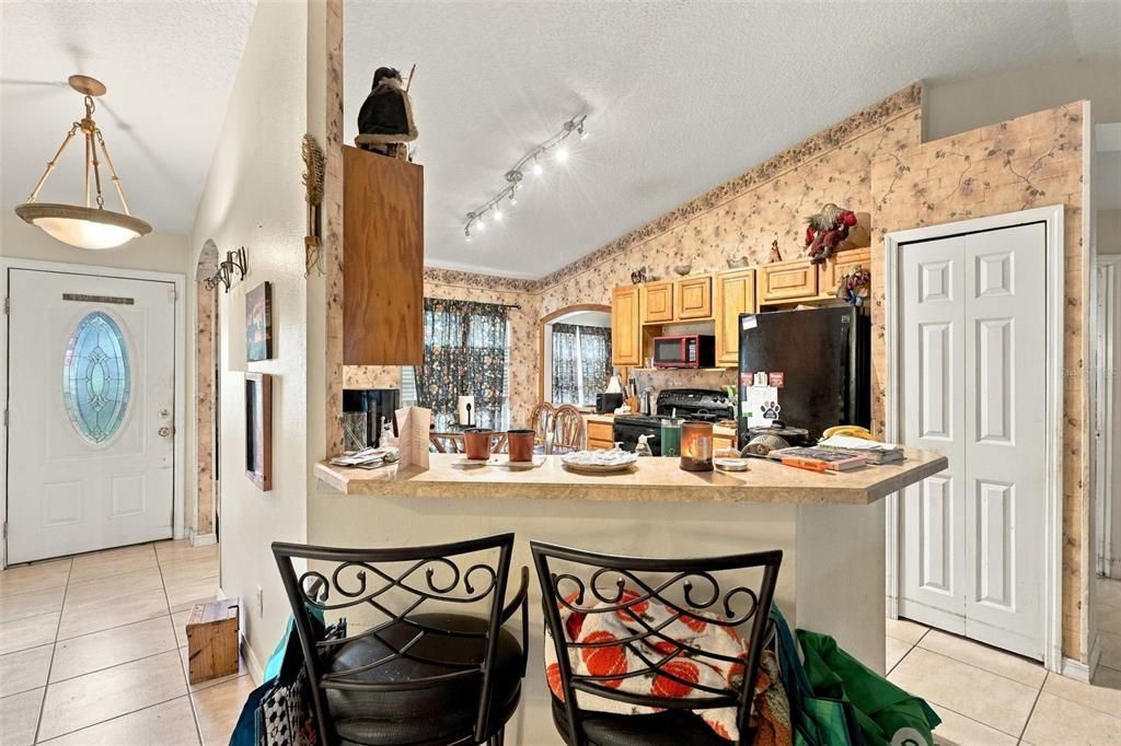 For Sale: $290,000 (3 beds, 2 baths, 1828 Square Feet)