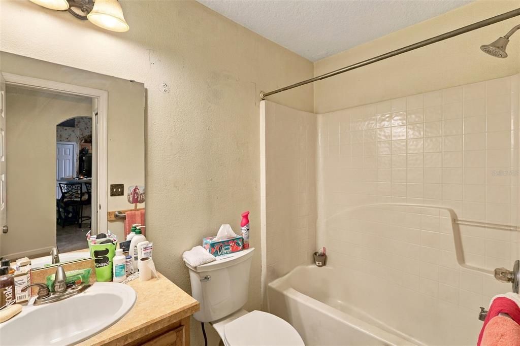 For Sale: $290,000 (3 beds, 2 baths, 1828 Square Feet)