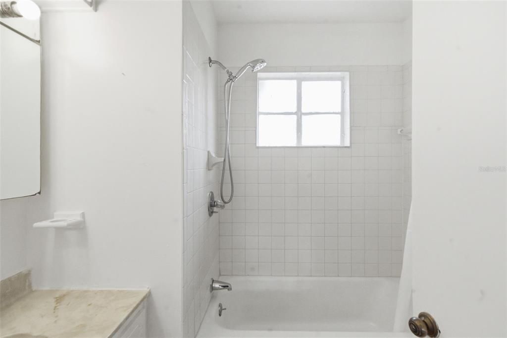 For Sale: $290,000 (3 beds, 2 baths, 1828 Square Feet)