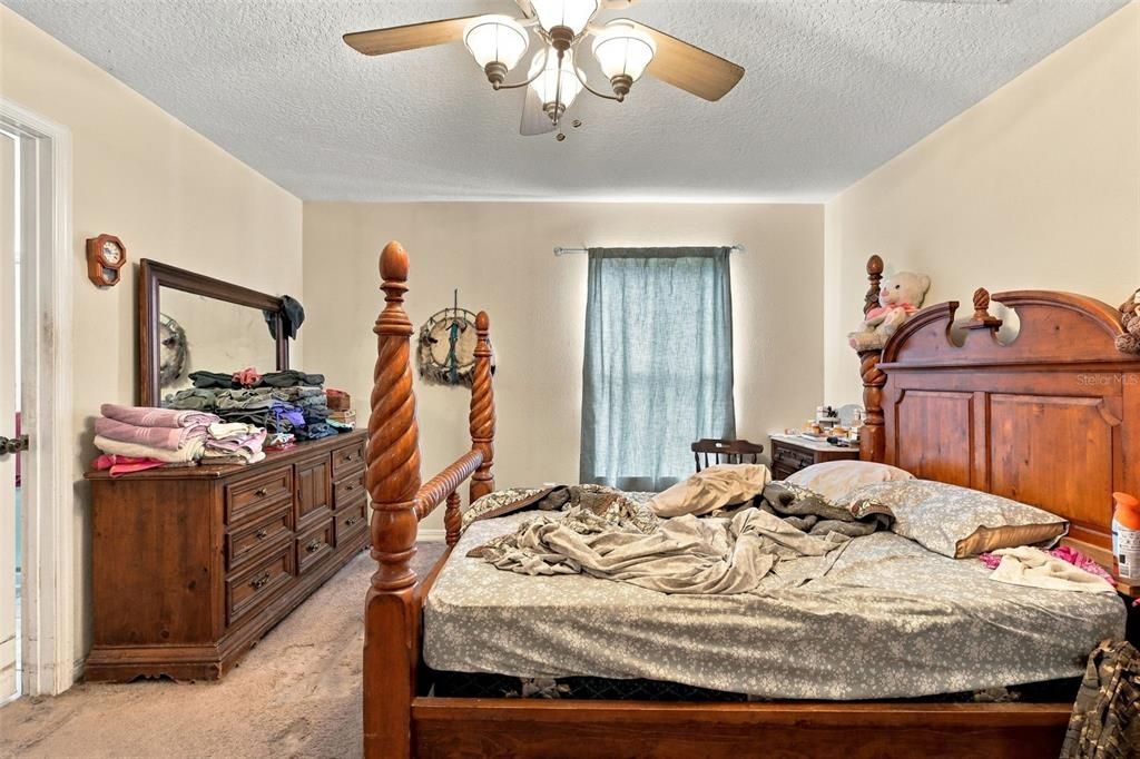 For Sale: $290,000 (3 beds, 2 baths, 1828 Square Feet)