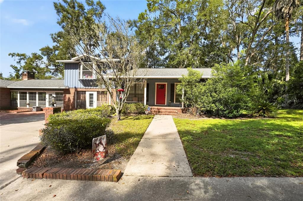 En Venta: $470,000 (4 camas, 3 baños, 3710 Pies cuadrados)