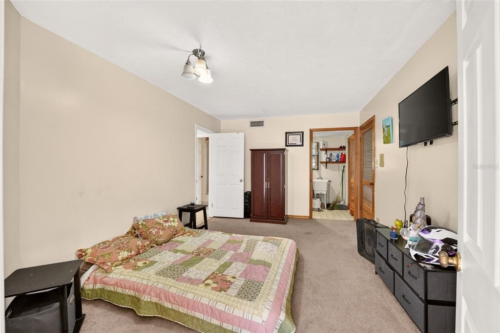 En Venta: $470,000 (4 camas, 3 baños, 3710 Pies cuadrados)
