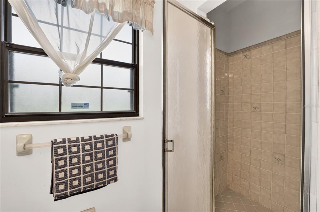En Venta: $470,000 (4 camas, 3 baños, 3710 Pies cuadrados)