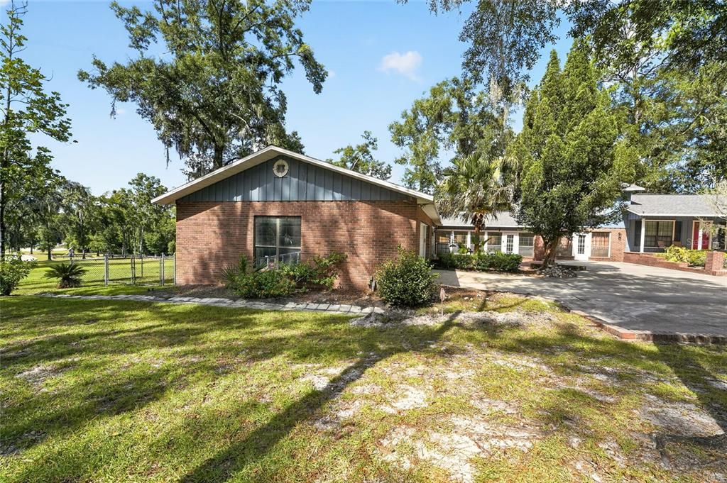 En Venta: $470,000 (4 camas, 3 baños, 3710 Pies cuadrados)