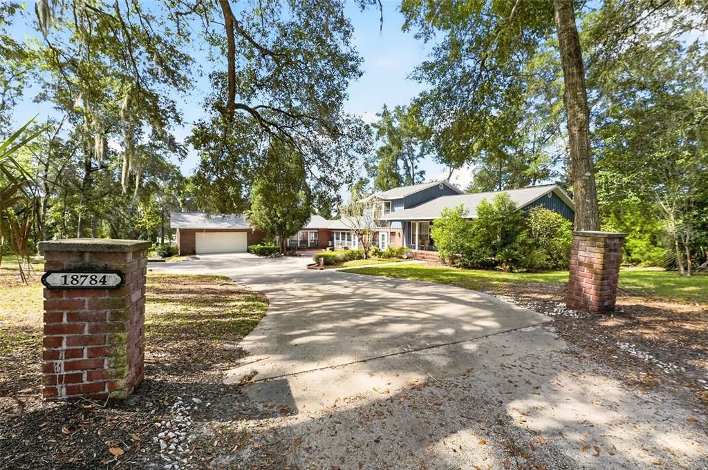 En Venta: $470,000 (4 camas, 3 baños, 3710 Pies cuadrados)
