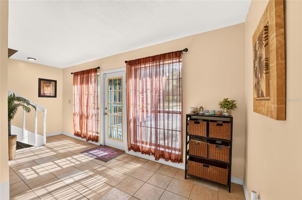 En Venta: $470,000 (4 camas, 3 baños, 3710 Pies cuadrados)