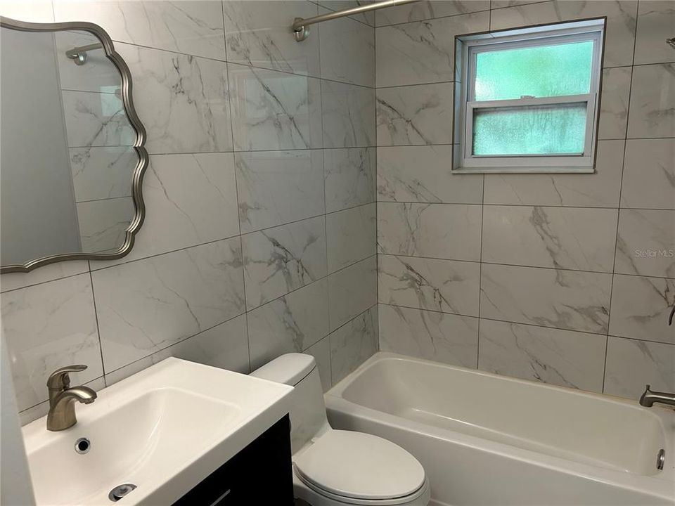 En Renta: $2,995 (3 camas, 2 baños, 1250 Pies cuadrados)