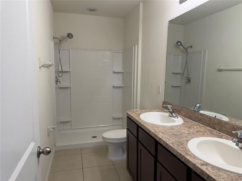 For Rent: $2,100 (3 beds, 2 baths, 1707 Square Feet)