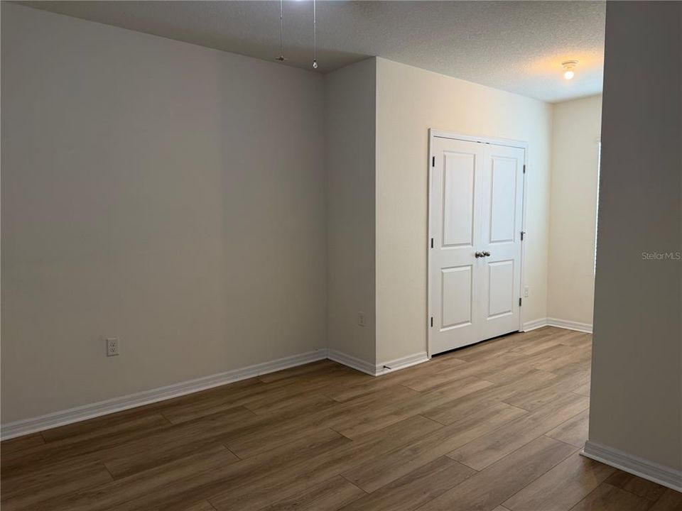 For Rent: $2,100 (3 beds, 2 baths, 1707 Square Feet)