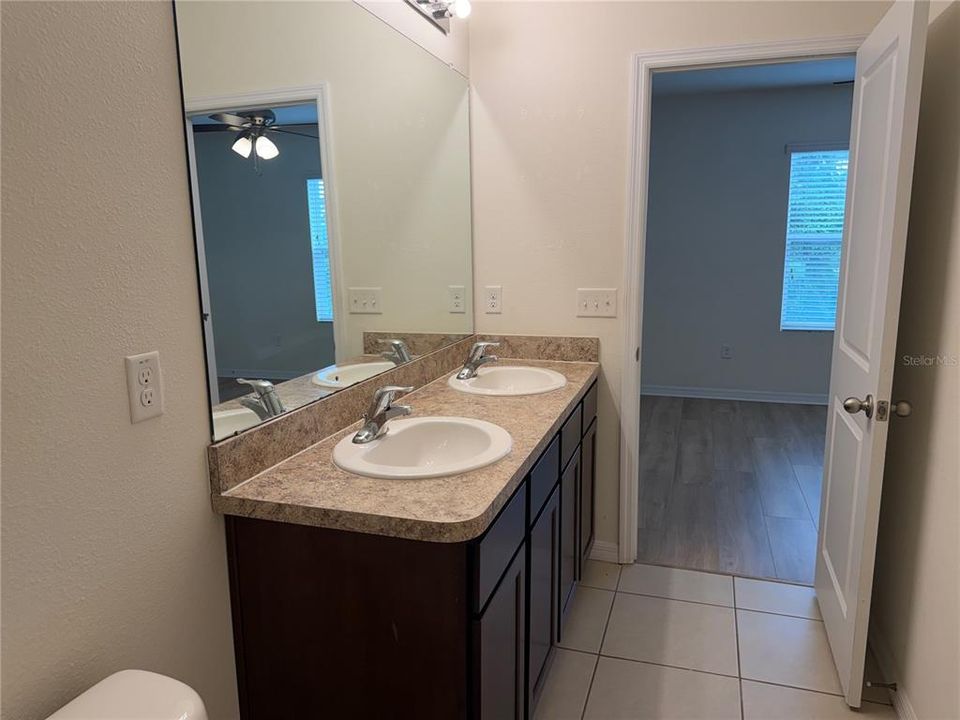 For Rent: $2,100 (3 beds, 2 baths, 1707 Square Feet)