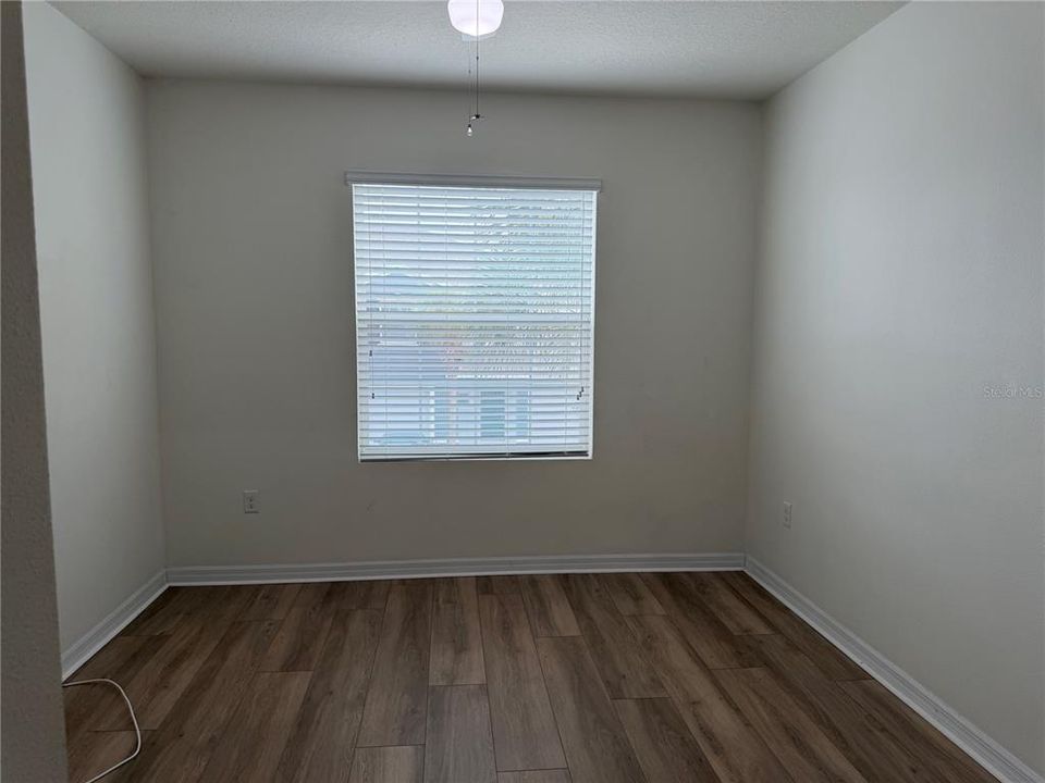 For Rent: $2,100 (3 beds, 2 baths, 1707 Square Feet)