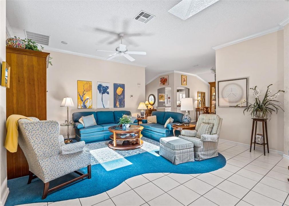 For Sale: $356,000 (3 beds, 2 baths, 1904 Square Feet)