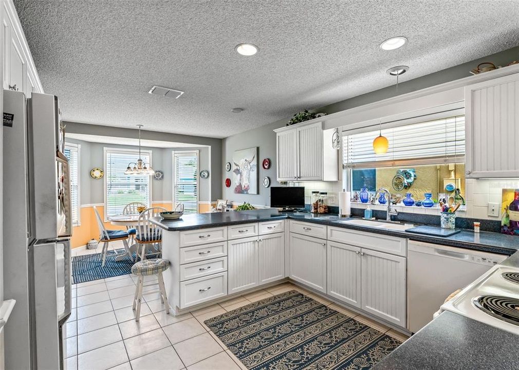 For Sale: $356,000 (3 beds, 2 baths, 1904 Square Feet)