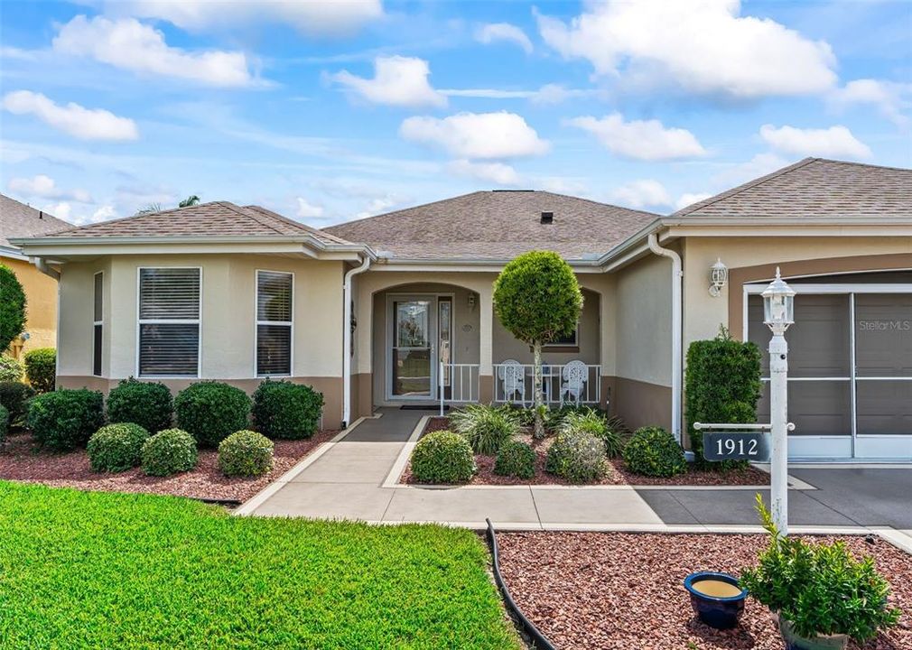 For Sale: $356,000 (3 beds, 2 baths, 1904 Square Feet)