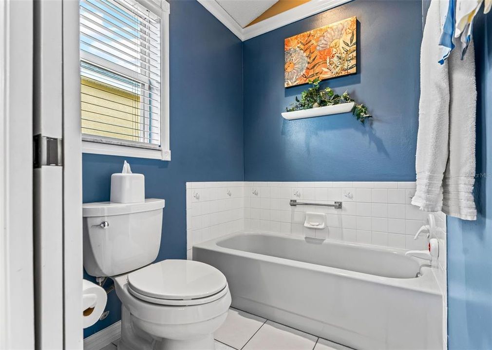For Sale: $356,000 (3 beds, 2 baths, 1904 Square Feet)