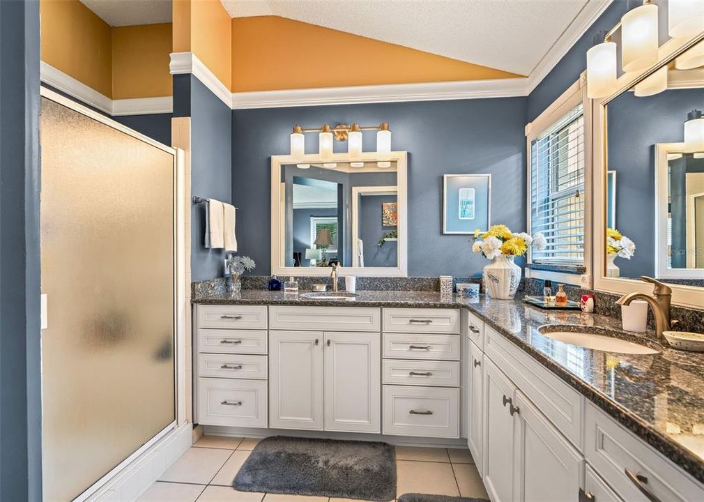 For Sale: $356,000 (3 beds, 2 baths, 1904 Square Feet)