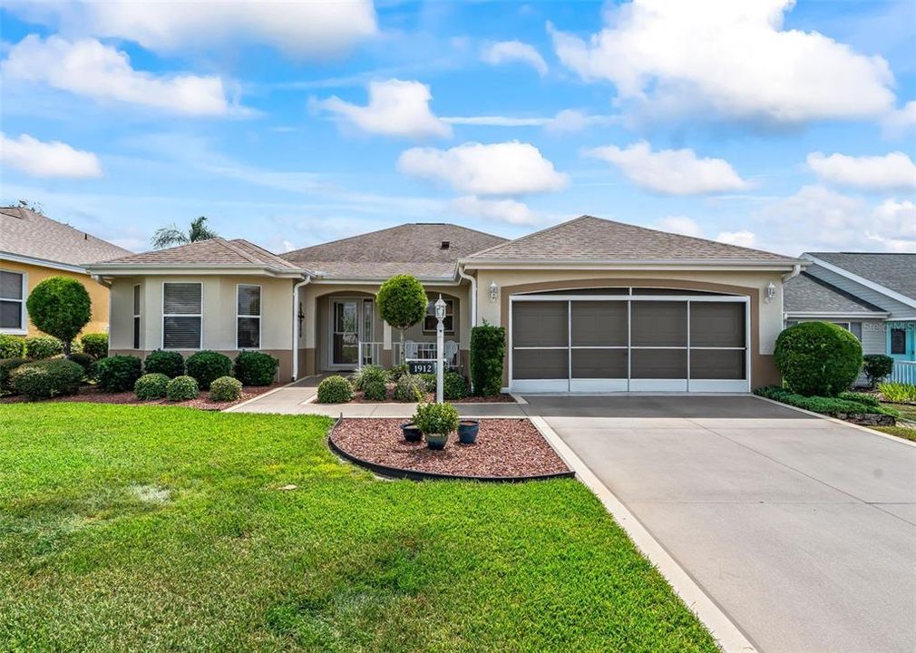 For Sale: $356,000 (3 beds, 2 baths, 1904 Square Feet)
