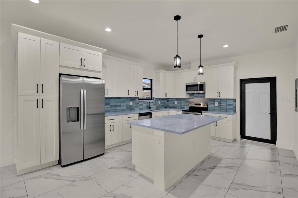 For Sale: $565,000 (3 beds, 2 baths, 1441 Square Feet)