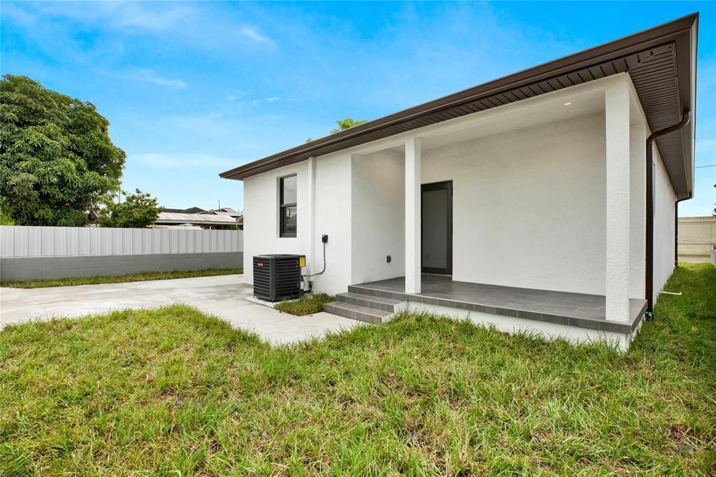 For Sale: $565,000 (3 beds, 2 baths, 1441 Square Feet)