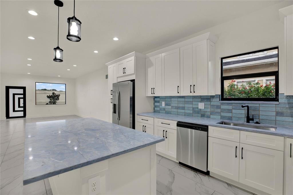 For Sale: $565,000 (3 beds, 2 baths, 1441 Square Feet)