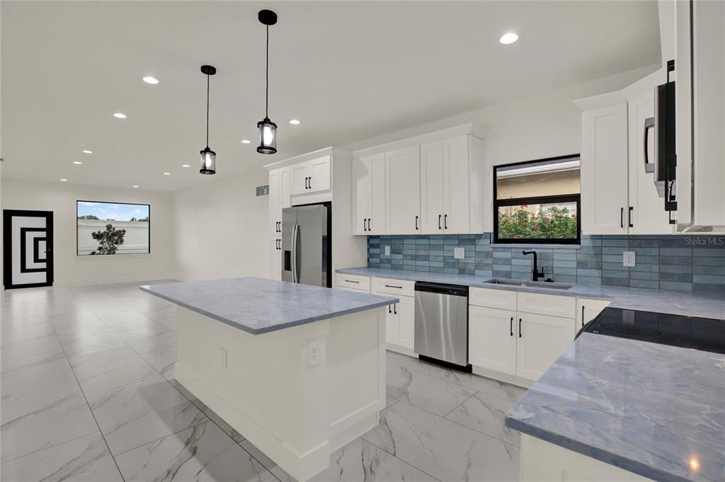 For Sale: $565,000 (3 beds, 2 baths, 1441 Square Feet)