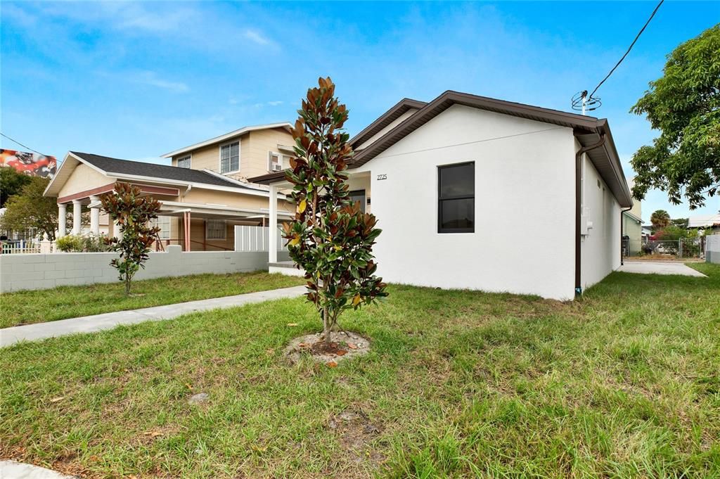 For Sale: $565,000 (3 beds, 2 baths, 1441 Square Feet)