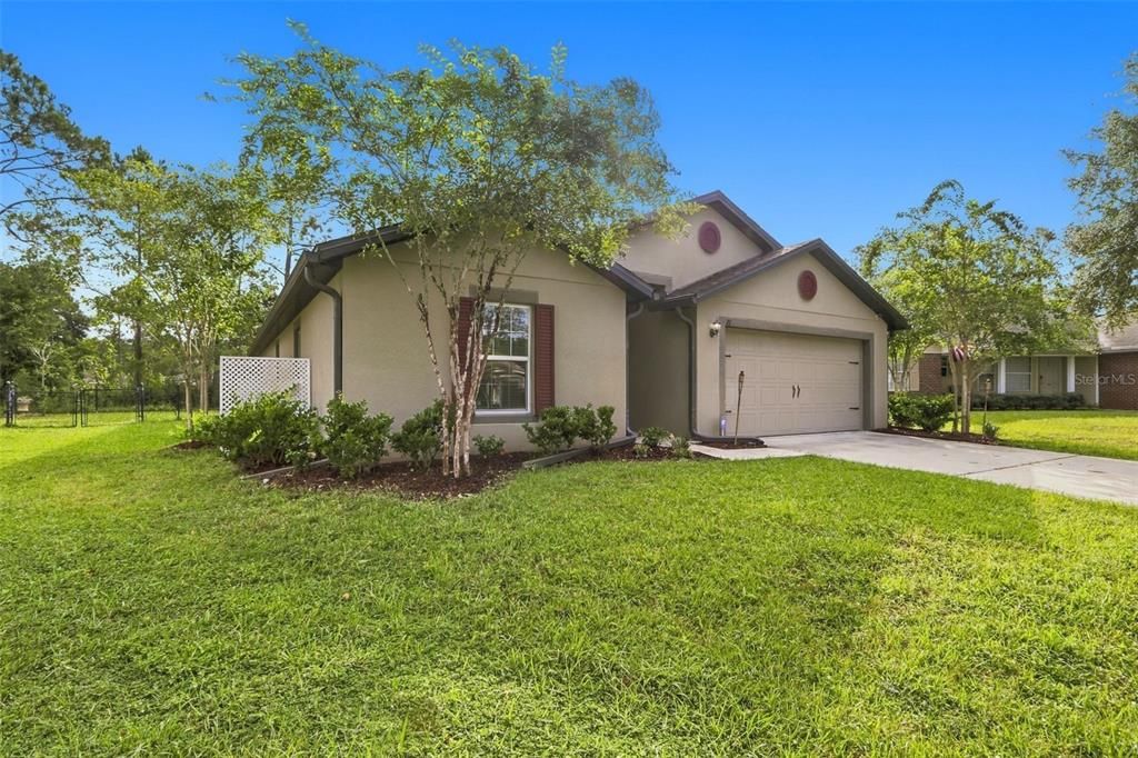For Sale: $350,000 (5 beds, 3 baths, 1983 Square Feet)