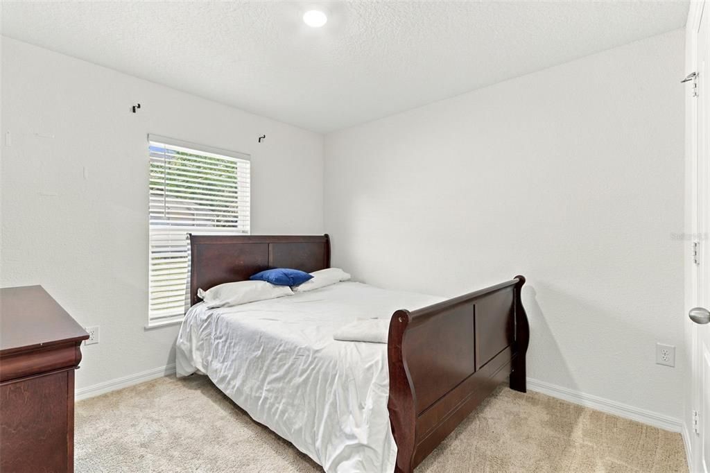 For Sale: $350,000 (5 beds, 3 baths, 1983 Square Feet)