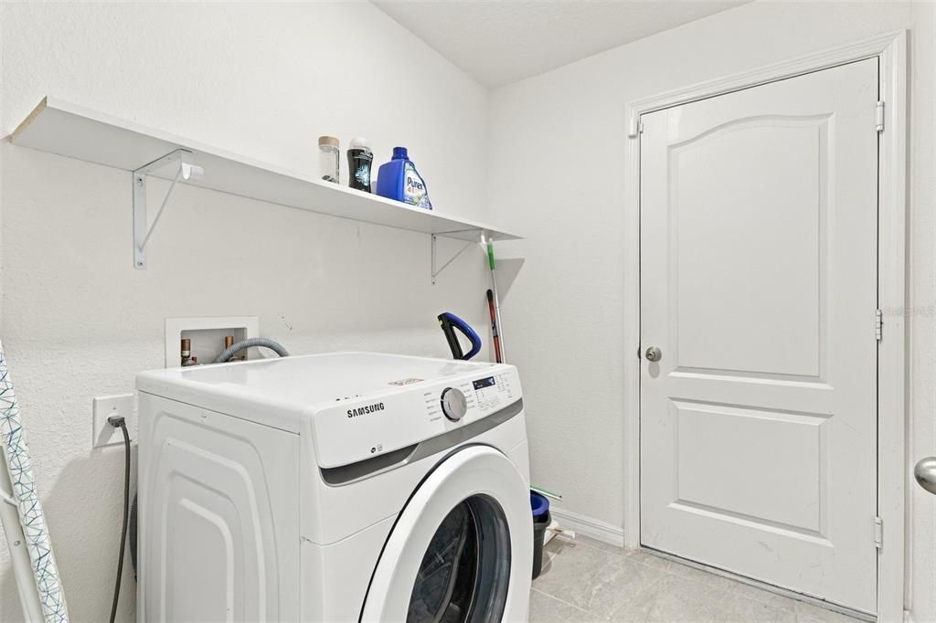 For Sale: $350,000 (5 beds, 3 baths, 1983 Square Feet)