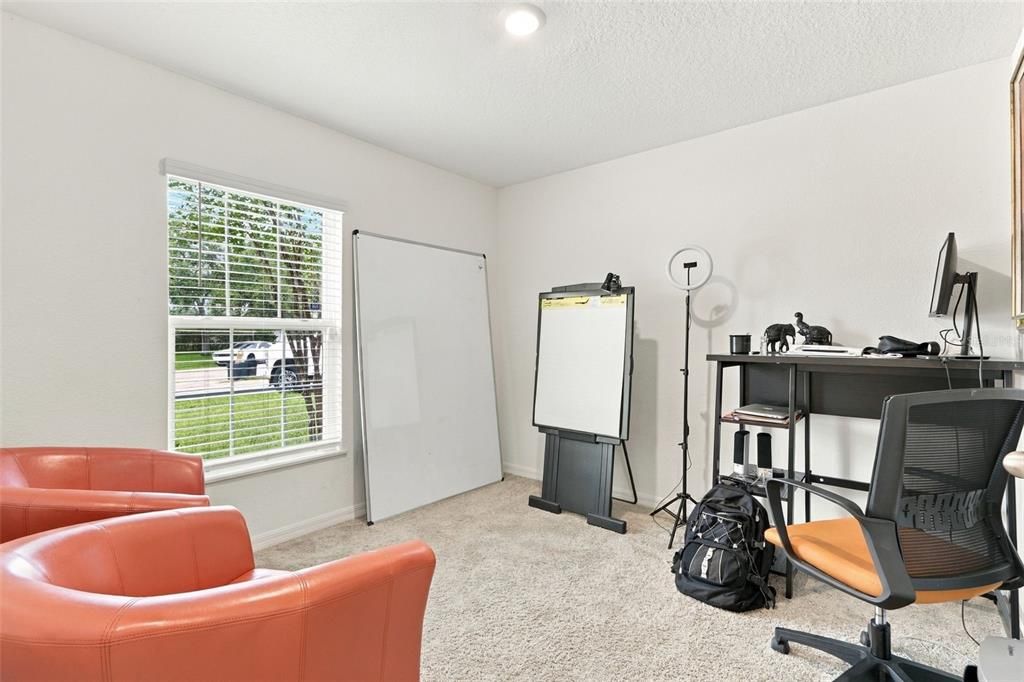 For Sale: $350,000 (5 beds, 3 baths, 1983 Square Feet)