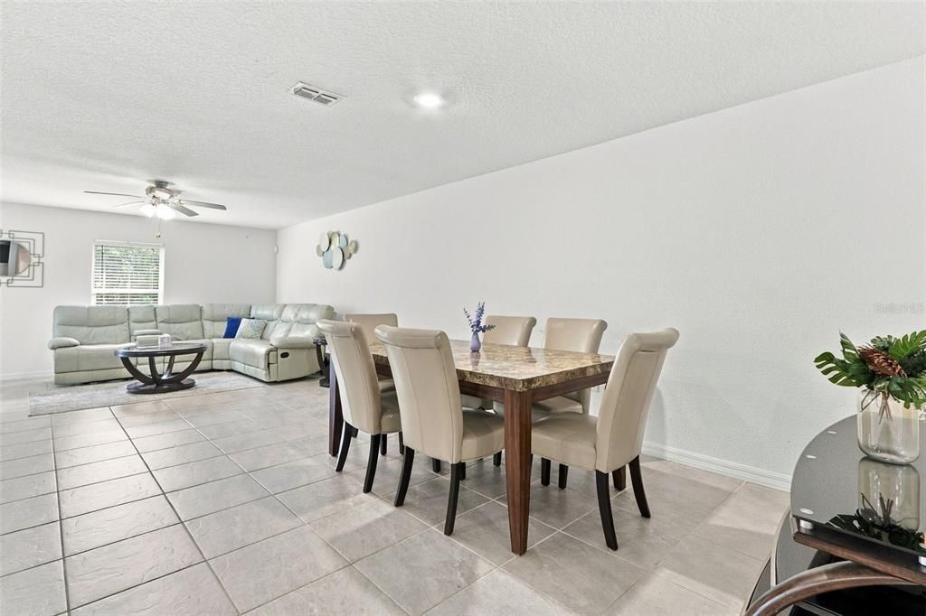 For Sale: $350,000 (5 beds, 3 baths, 1983 Square Feet)