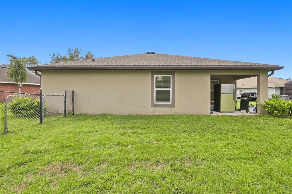 For Sale: $350,000 (5 beds, 3 baths, 1983 Square Feet)