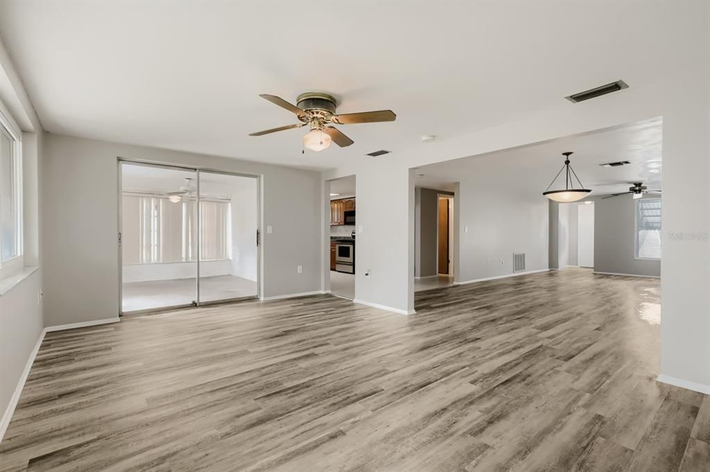 For Sale: $240,000 (3 beds, 2 baths, 1444 Square Feet)