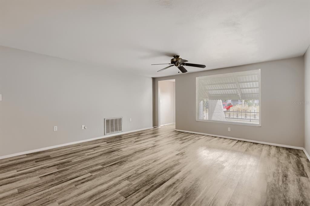 For Sale: $240,000 (3 beds, 2 baths, 1444 Square Feet)