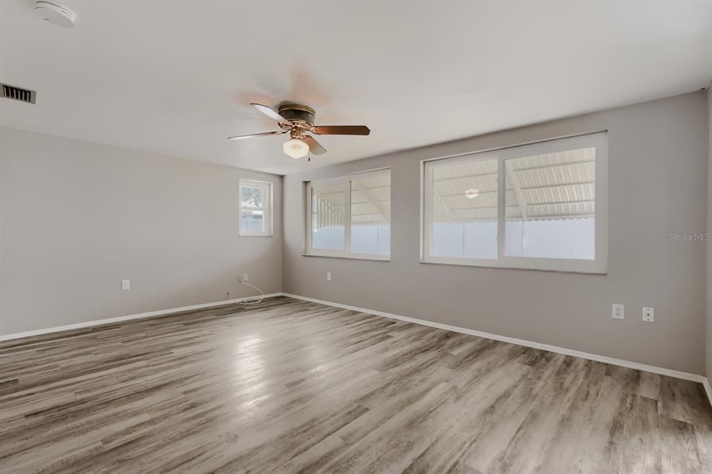 For Sale: $240,000 (3 beds, 2 baths, 1444 Square Feet)