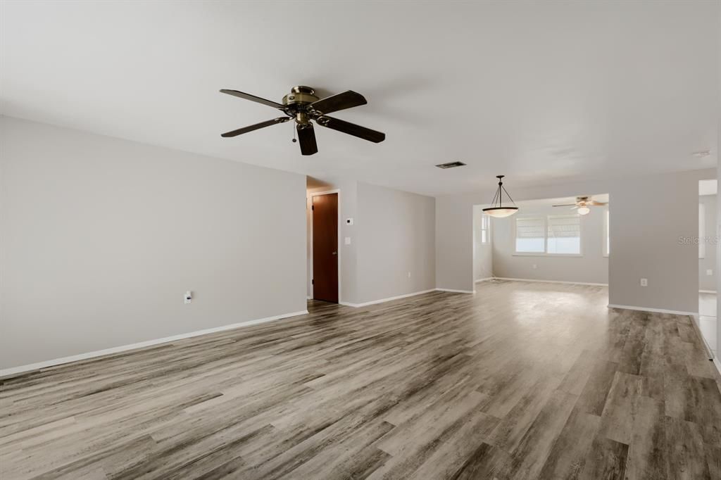 For Sale: $240,000 (3 beds, 2 baths, 1444 Square Feet)