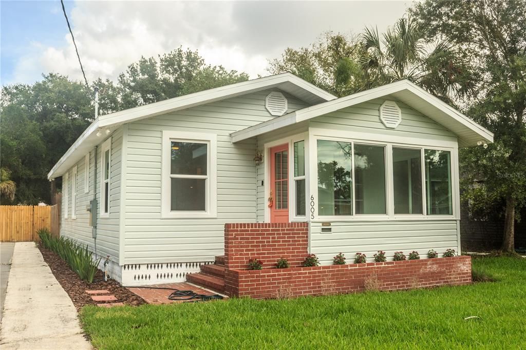 Recently Sold: $550,000 (3 beds, 2 baths, 1230 Square Feet)