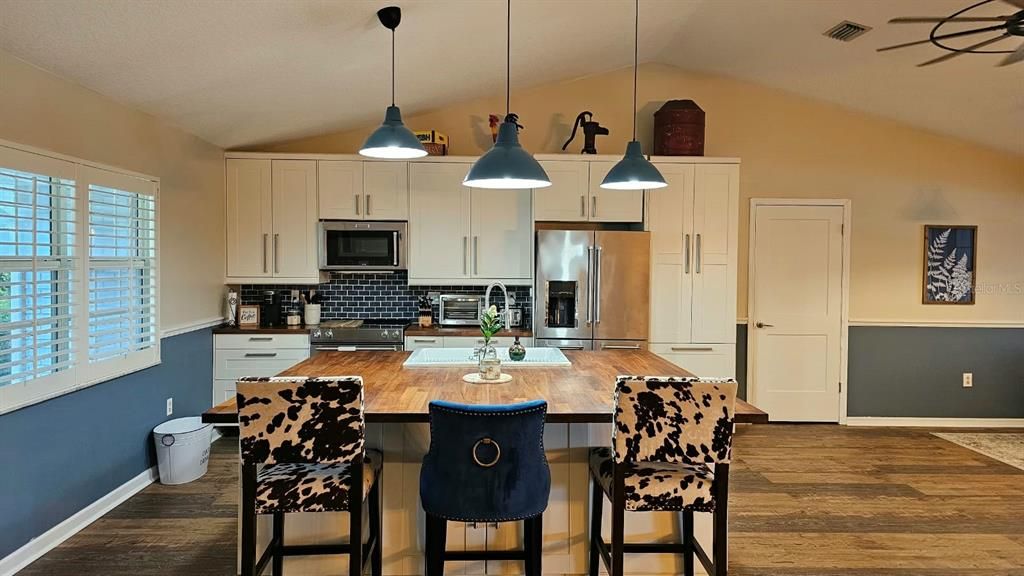В аренду: $2,400 (3 спален, 2 ванн, 1646 Квадратных фут)